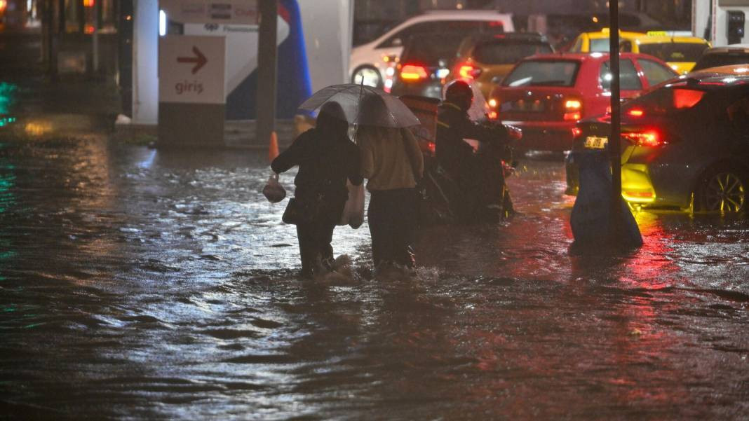 Meteoroloji il il uyardı! Kuvvetli rüzgar ve sağanak yağış geliyor (9 Eylül 2024 hava durumu) - Resim: 1